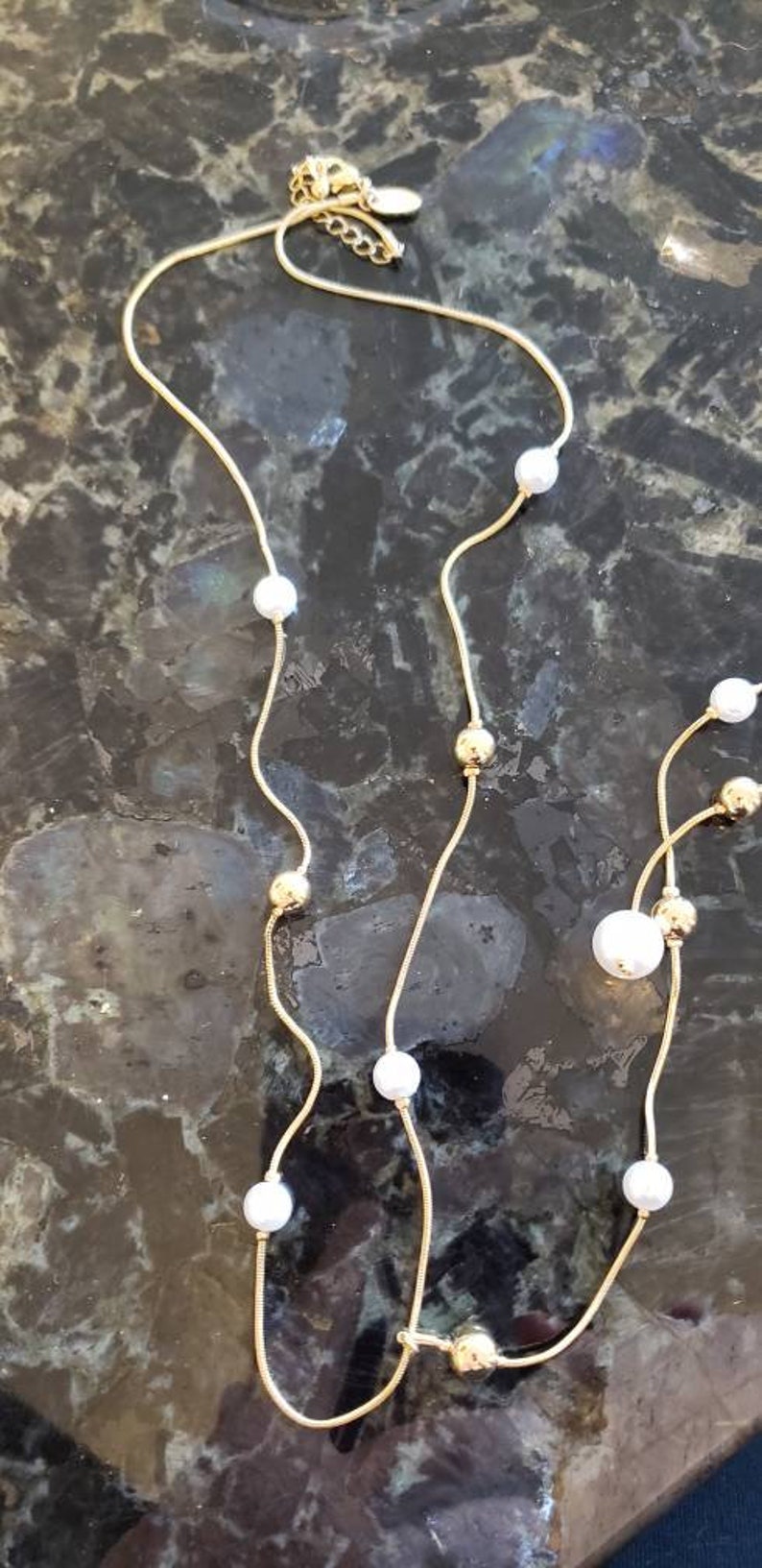 Charming Charlie/'s Gold and pearl Y necklace