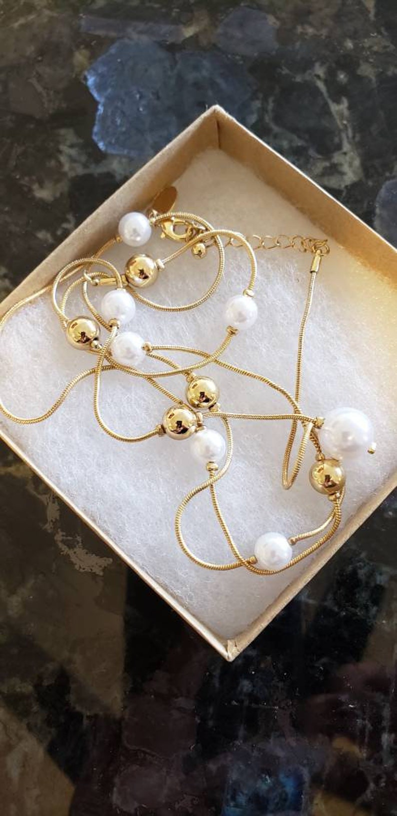 Charming Charlie/'s Gold and pearl Y necklace