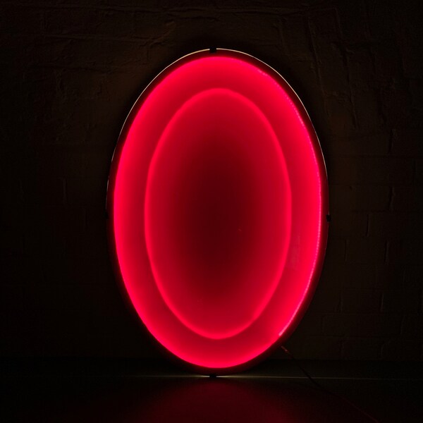 Luz de característica ovalada artística, en rojo, retroiluminada por LED