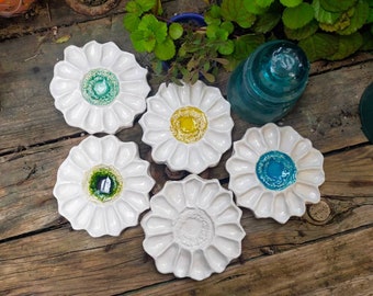 Ceramic palette in the shape of a sunflower and brush rest. for watercolors, acrylics, gouache... Handmade