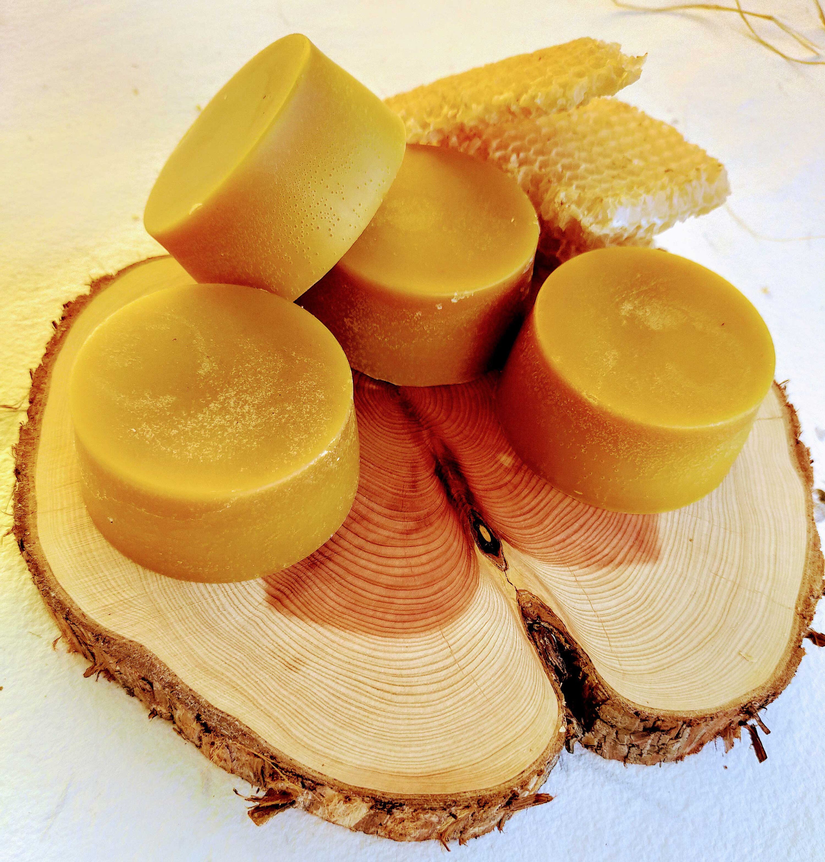 4 blocks of pure beeswax 55 grams (4.40 Oz), each. Pure Bee Wax