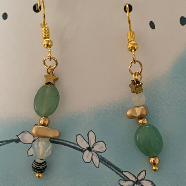 Earrings ‘Jade, gold and white’ - handmade earrings- oorbellen - handgemaakte oorbellen - unique earrings