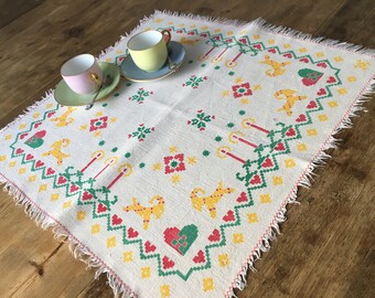 Dark Green Yellow Easter Chicks Easter Eggs Embroidery #4-01-35 Vintage Easter Table Cloth