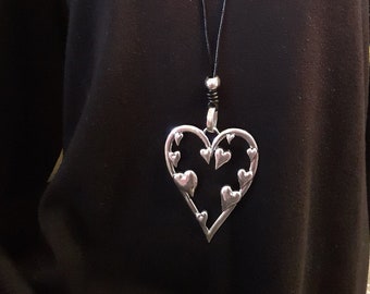 Kette Halskette Lange Kette mit Anhänger Herz & Liebe Glasperlen Leder Fransen 