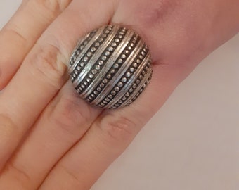 Ring adjustable, statement ring, look like old silver