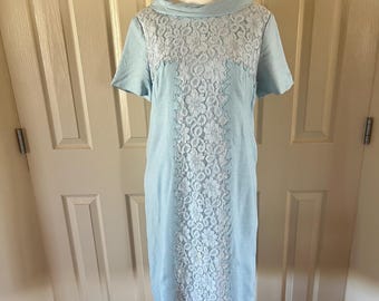 Vintage 60s Lace Dress: Blue Short Sleeve, Rolled Collar - Size Small