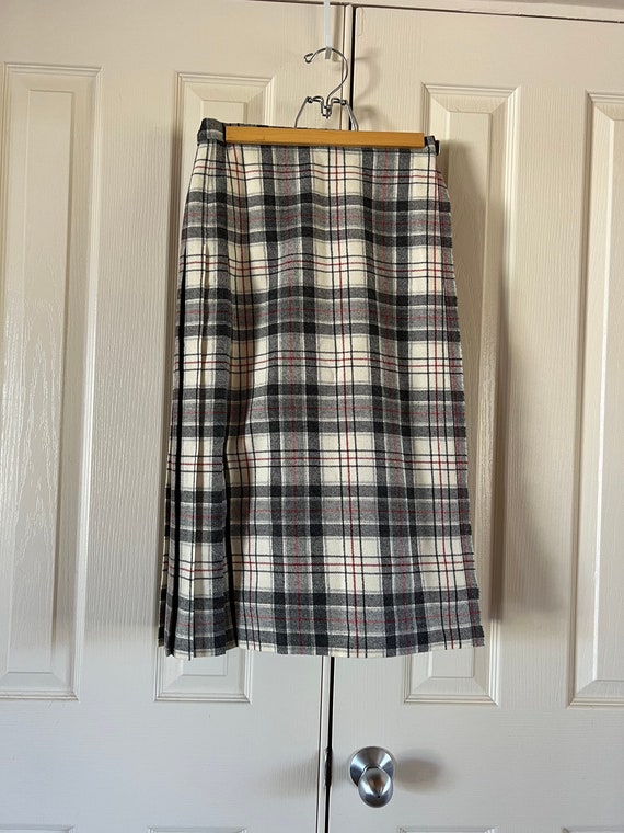 Vintage womens plaid wool skirt, Scottish kilt, s… - image 3
