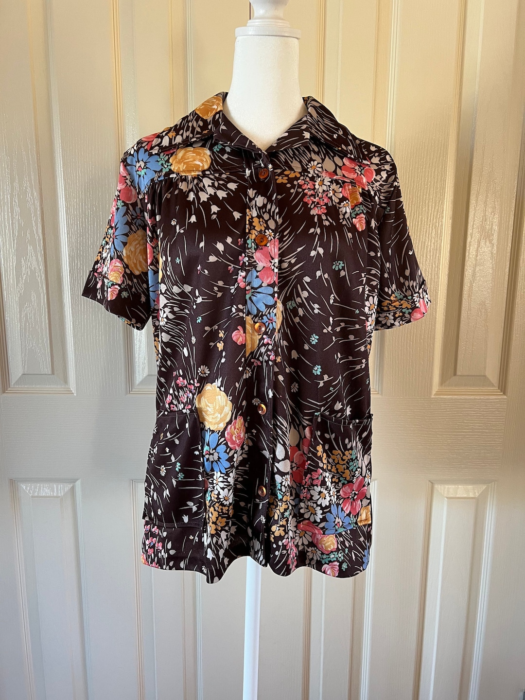 Vintage Floral Button-up Shirt: 70s Brown Flower Power Top - Etsy