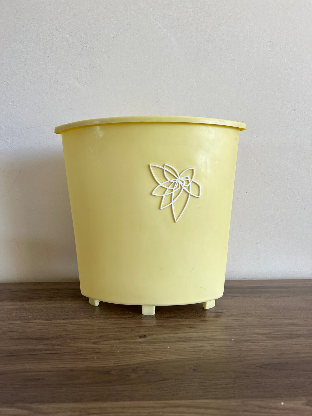 Vintage Yellow Bathroom Trash Can, Corner Garbage Can Waste Paper