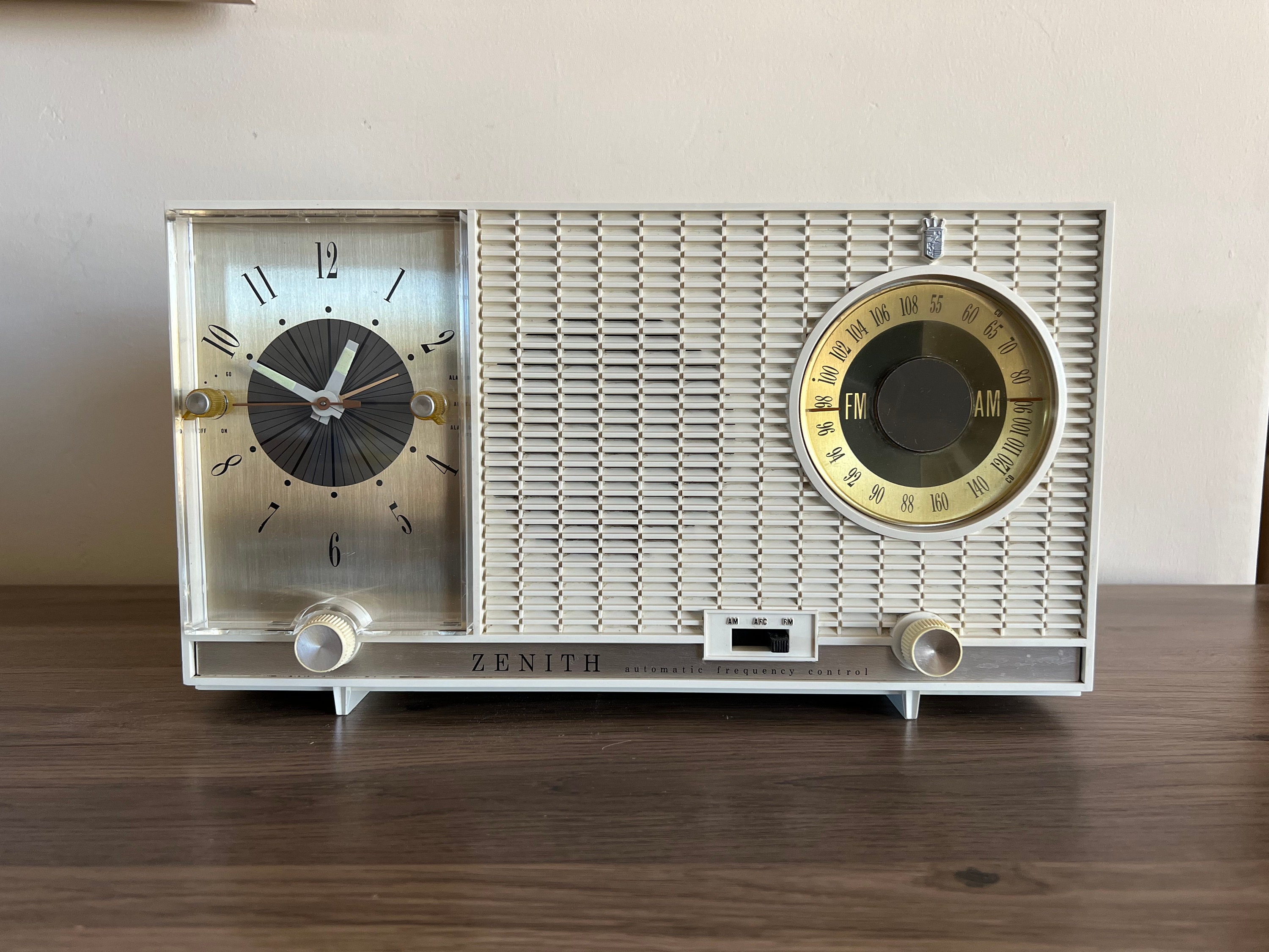 Zenith Clock Radio stickhealthcare.co.uk