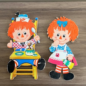 Decoración de pared para habitación infantil con motivos vintage de Ann y Andy, de cartón harapiento. Decoración infantil retro de los años 70.