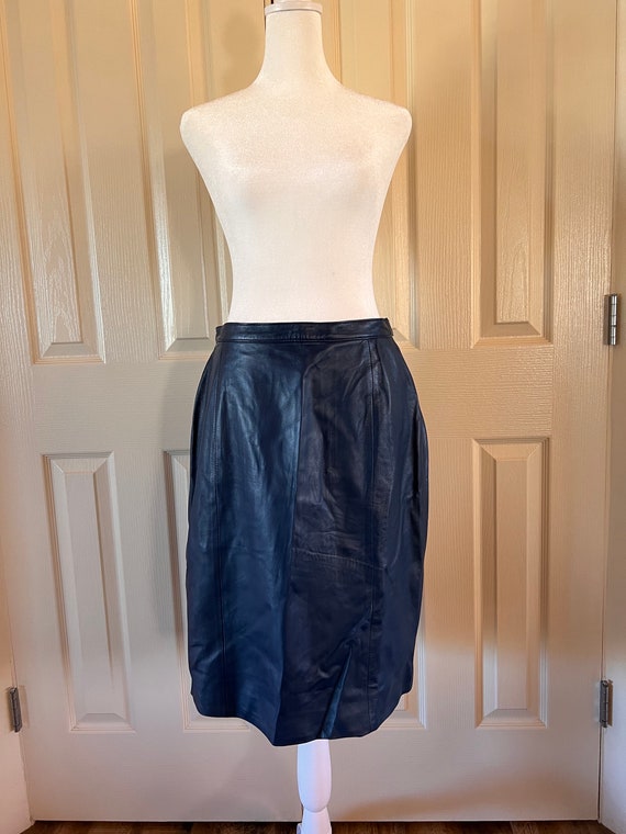 Vintage blue leather skirt medium-large, knee length Remy brand made in USA  vintage size 14 80s retro casual skirt work skirt
