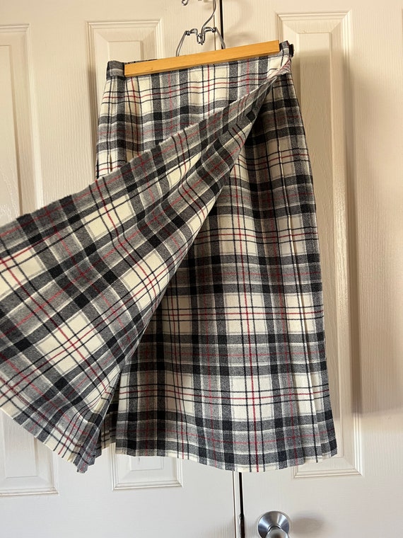 Vintage womens plaid wool skirt, Scottish kilt, s… - image 6
