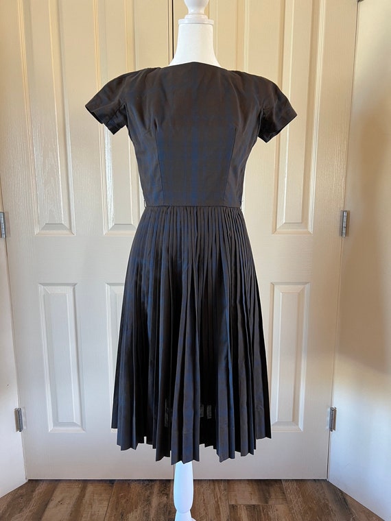 Vintage 60s dress, subtle plaid made by Lanz origi