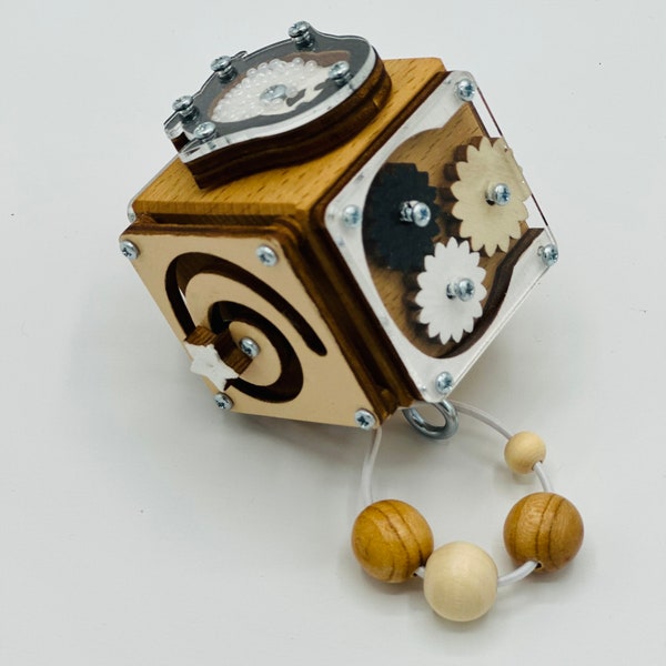 Busy Cube Motorikwürfel aus Holz mit  Personalisierung Montessori Sensorisches Spielzeug Activity Cube
