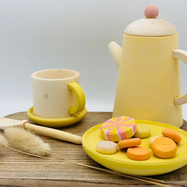 Teeservice Kaffee Set aus Holz Spielküchen Zubehör Teekanne Tasse Löffel Teller Bonbons Kindergeschirr