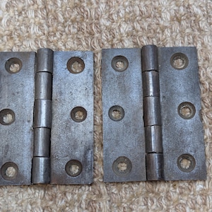 Par de dobradiças de ferro fundido antigo de 2 1/2&quot; x 3 1/2&quot; para porta