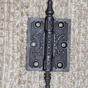 2 1/2&quot; x 3&quot; Antique Decorative Cast Iron Steeple Tip Hinge