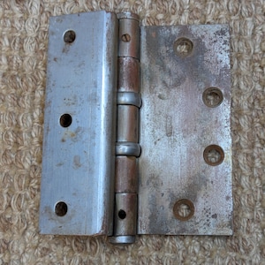 3 3/4&quot; x 4 1/2&quot; Antique Stanley Ball Tip Offset Door Hinge