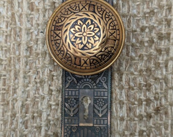 Antique Reading Mfg. "Windsor" Brass Door Knob and Door Plate Set