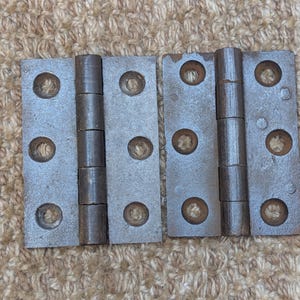 Par de dobradiças de ferro fundido antigo de 2 1/8&quot; x 3&quot; para porta
