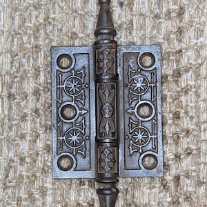 2 1/2&quot; x 3&quot; Antique Decorative Cast Iron Steeple Tip Hinge