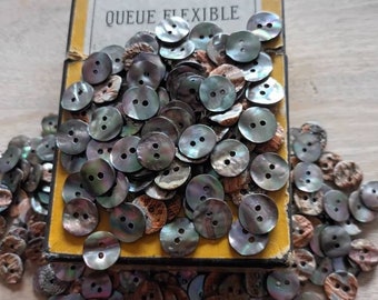 Lot de 10 boutons de nacre véritable.  18mm .Mother off pearl .