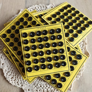 Boutons en verre sur carton , 36 boutons en verres superbes de couleur noir, 1cm