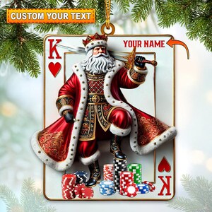 Enfeite de pôquer personalizado King of Hearts – Decoração de Natal com nome personalizado do Papai Noel para entusiastas de cartas e cassinos