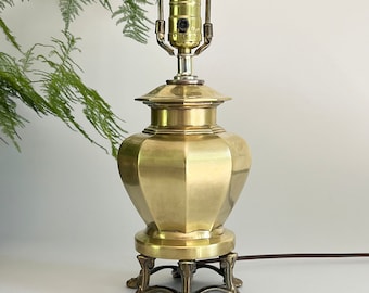 Vintage Brass Lamp l Petite Solid Brass Urn Accent Lamp l Ginger Jar Brass Table Lamp on Cast Brass Pedestal l Vintage Lighting
