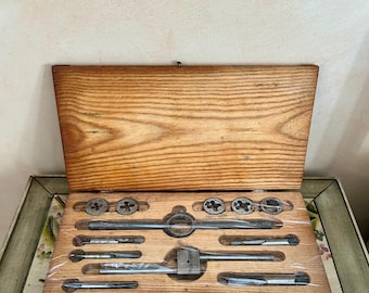 Vintage STAR Tap & Die Set. Screw Plate. Wood Box. Tools, Workbench, Workshop. Men, Boys, Dad, Son, Collect. Gift. Made in the USA.