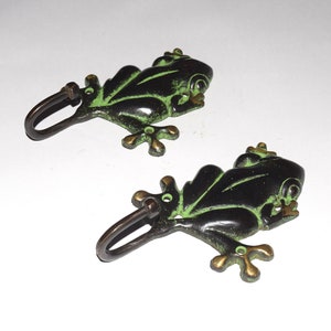 Poison Dark Frog Figurine Hanging Hook | Brass Wall Decoration | Wall Accessories | Set of 02 Pieces