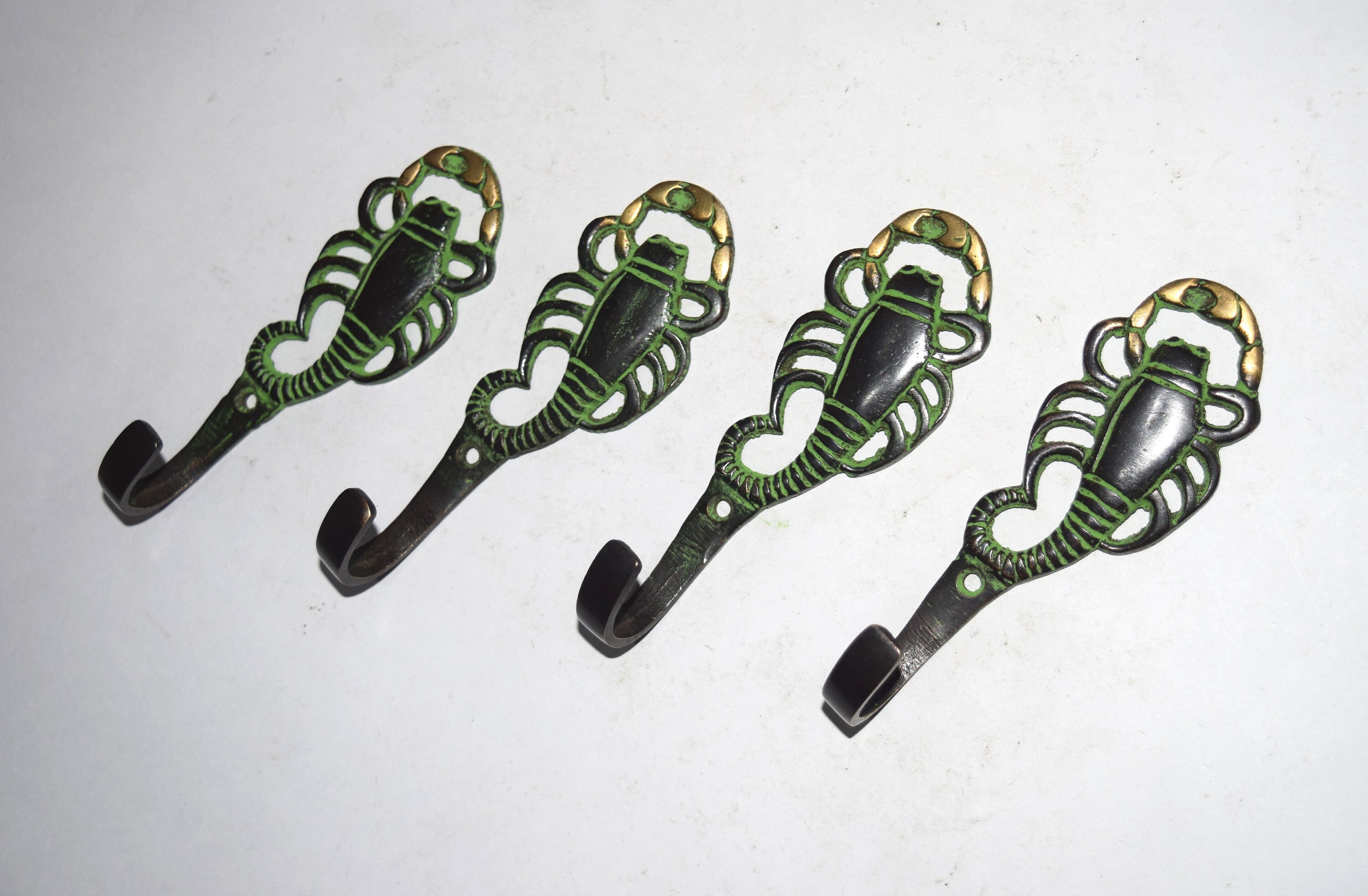 African Scorpion Figure Hook Wall Dec Vintage Brass Key Chain Cloth Hanger CJ188 