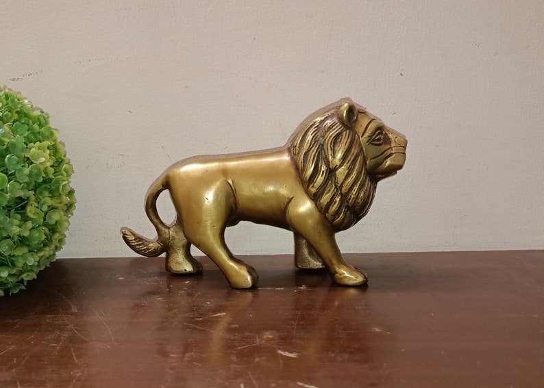 Lion King Shape Statue | Brass Jungle Beast Sculpture | Weight: 1140 ...