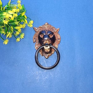 Dzwonek do drzwi z mosiężną twarzą lwa | Kołatka w stylu retro z motywem leśnego króla zwierząt