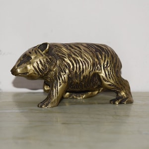 Aesthetic Small Mama Bear Statue Paperweight Collectible | Giant Panda Animal Life Brass Dashboard Accessories | Weight- 410 Grams Approx.