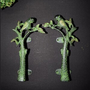 Tirador de puerta con forma de loro de 7 pulgadas / Tirador de puerta de latón con forma de loro en un árbol / Accesorios para puertas de entrada OGL