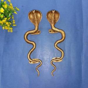 Brass Snake Shape Door Handle Pair | Handmade Kaaliya Naag Door Pull | Handicraft Item in Antique Golden Color