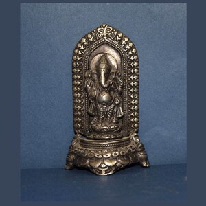 Beautiful Lord Ganesha Antique Statue | Brass Ganpati Idol With Silver Coating | Hindu Religious God Temple Home Décor