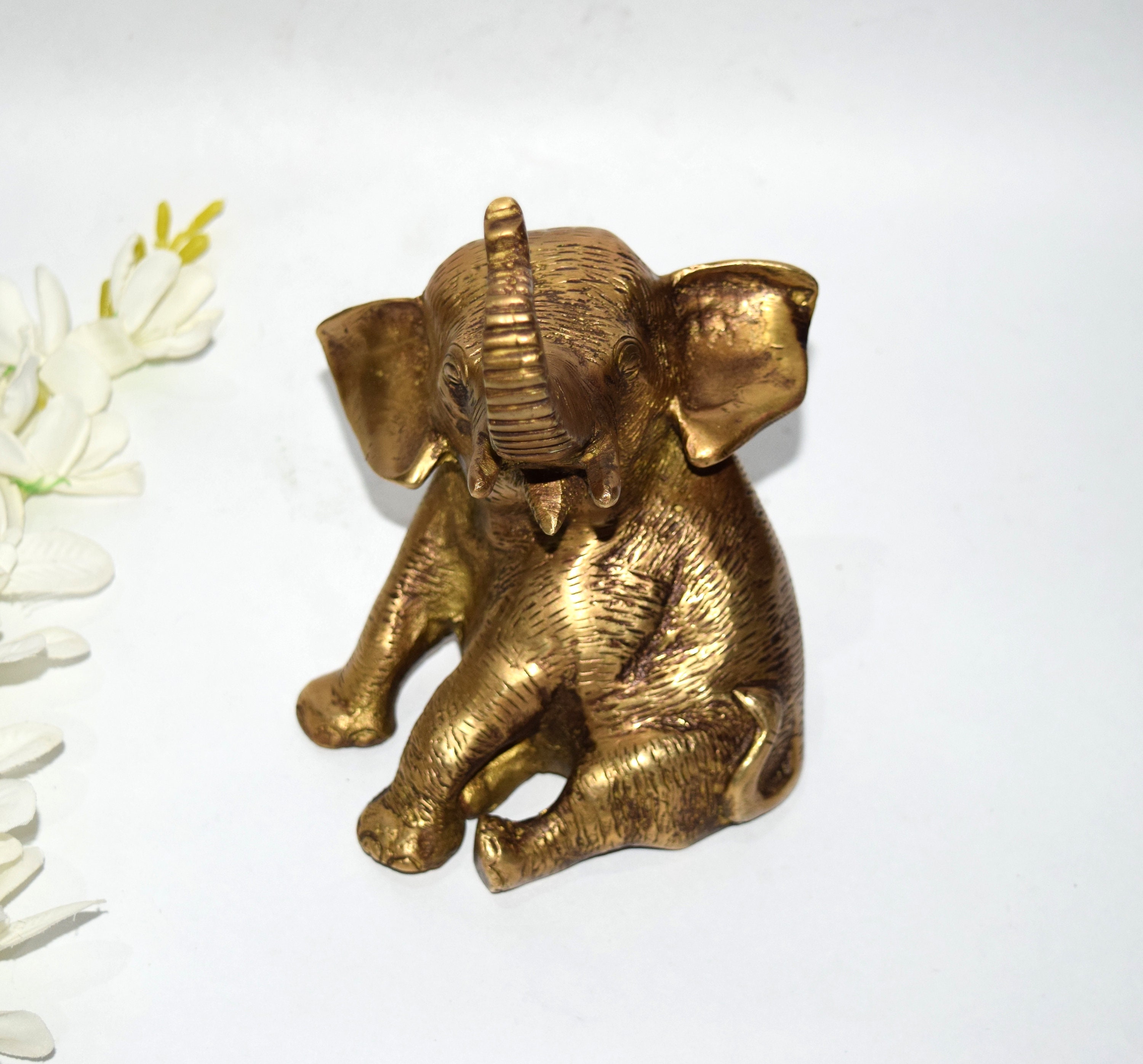 象の置物像 | 真鍮製の最も幸せな動物の像 座ったポーズの彫刻 | 新築