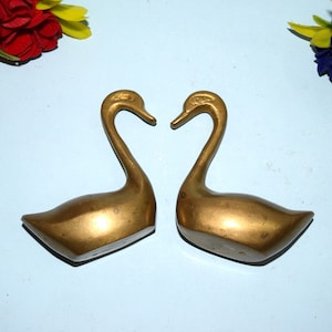 Romantic Swan Couple Statue | Set of 2 Ducks In Love | Brass Housewarming Accessories