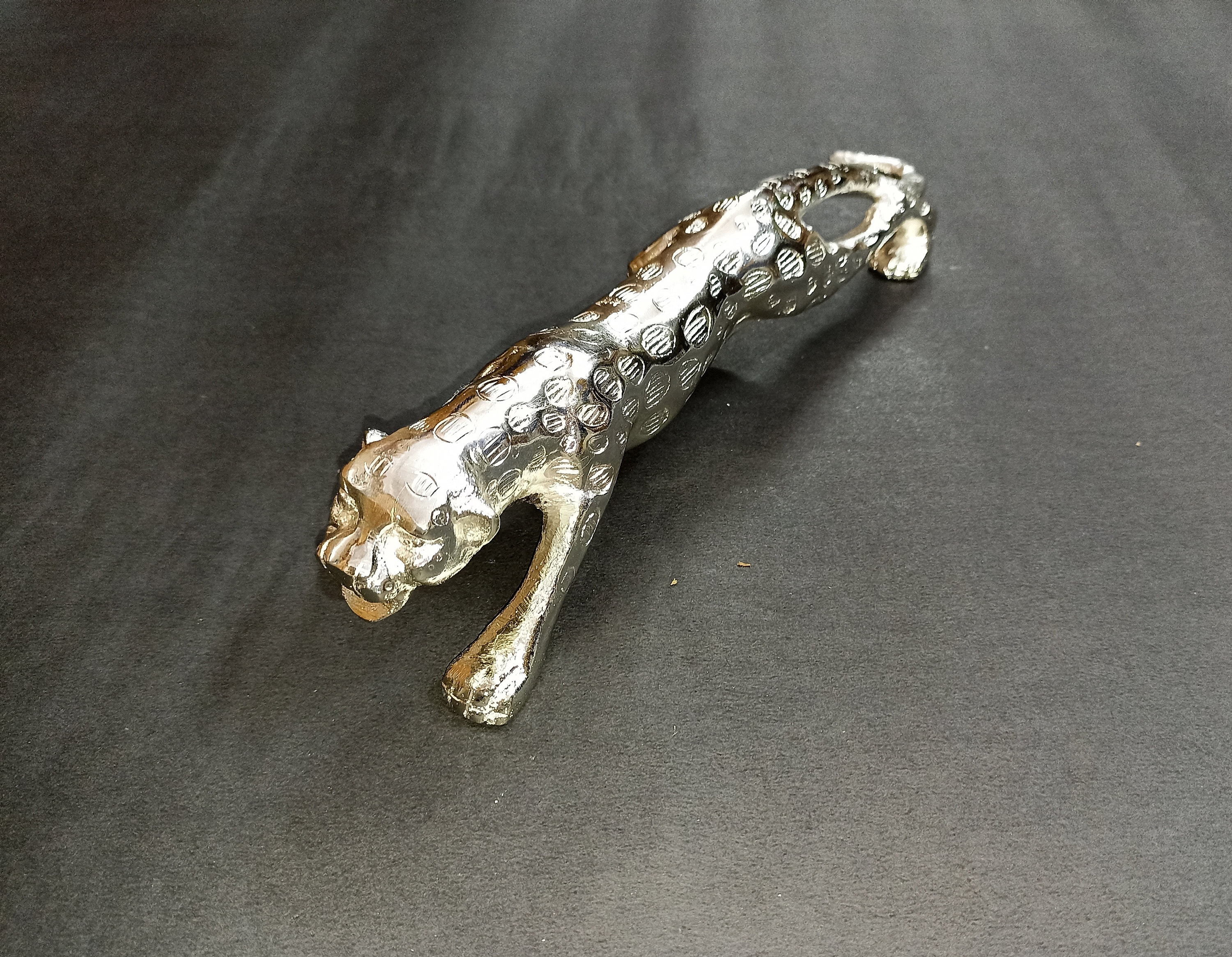 Silver Chromed Hunter Tiger Sculpture Table Decor | Brass Exquisite Cheetah Statue Luxurious Home Decoration