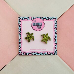 Glitter Resin Turtle Stud Earrings: Fun Animal Jewelry