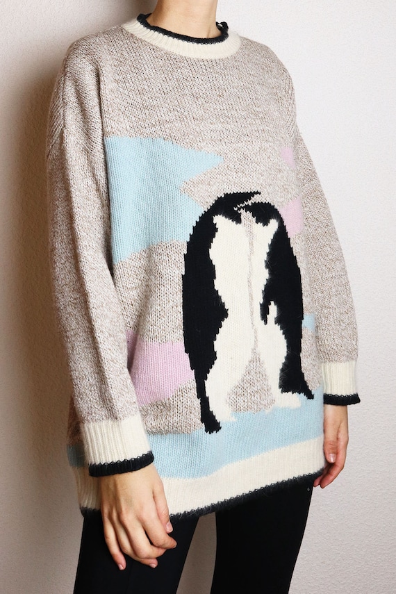 Cute Vintage Pullover With Penguin