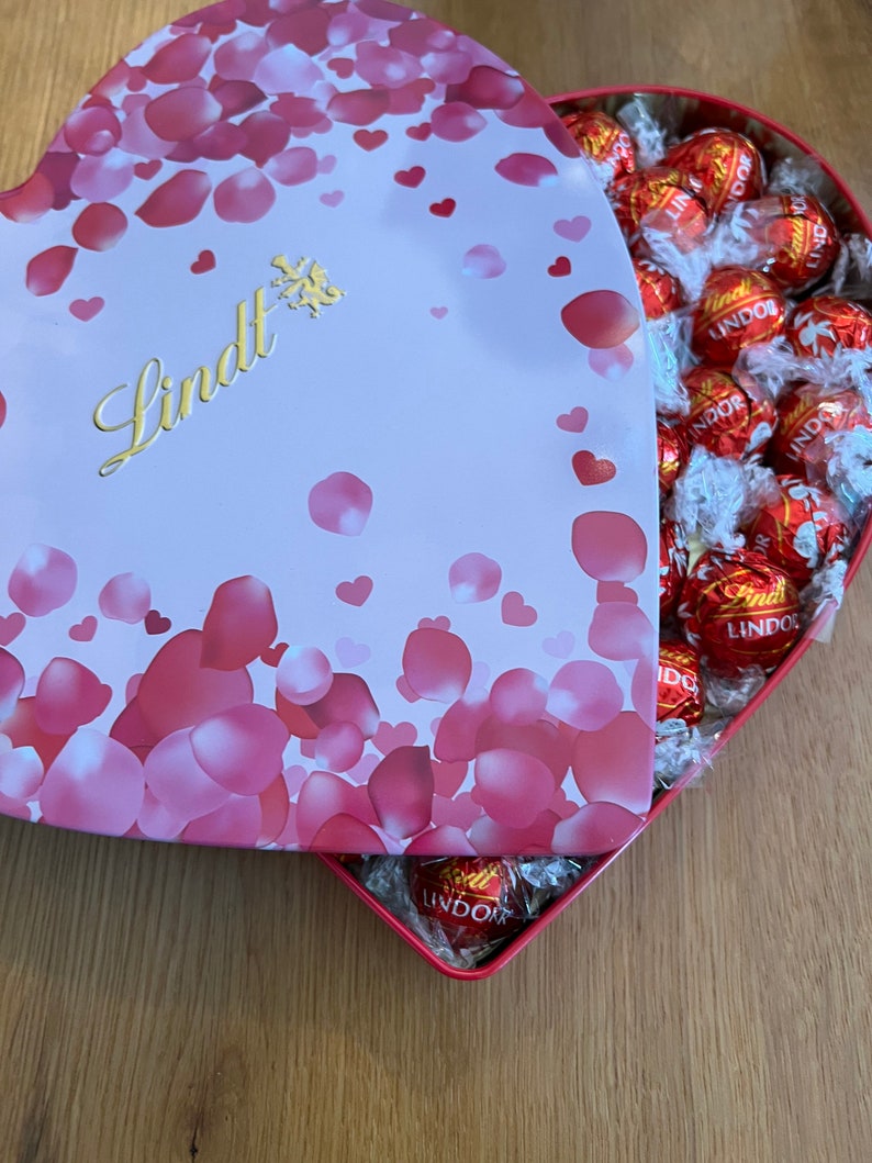 Lindt Heart Tin With Milk Chocolate Lindt Lindor Chocolates Etsy UK