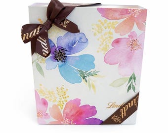 Lindt Lindor Flower box Gift | 750g (60) Milk Lindor Chocolates | Luxury Chocolate Gift | Birthday, Thank You, Valentine’s