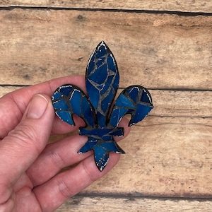 Mosaïque de vitrail fleur de lys (aimant ou ornement)