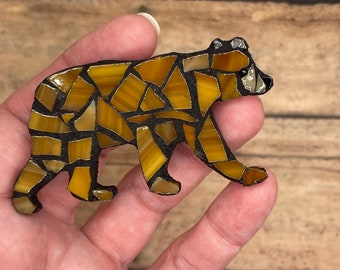 Braunbär Buntglas Mosaik (Magnet oder Ornament)