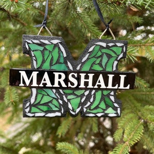 Marshall Universität Buntglas-Mosaik (Magnet oder Ornament)