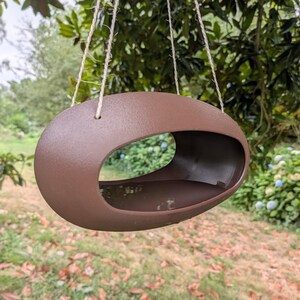 Grand abreuvoir - bain - mangeoire à oiseaux à suspendre modèle "Le Galet" forme ovale design moderne contemporain décoration jardin vintage
